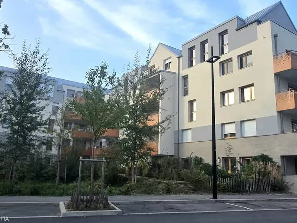 4/5 PIECES AVEC TERRASSE - 3 CHAMBRES - VUE DEGAGEE SANS VI