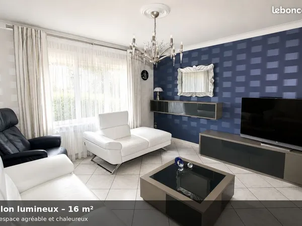 Maison 3 chambres + bureau RDC - 750 m² - Garage double