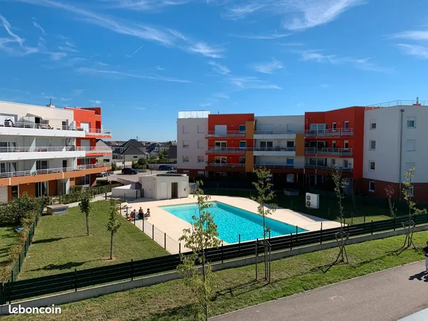 Appartement T2avec garage balcon piscine