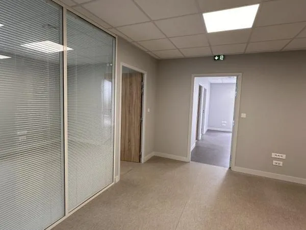 Bureau et espace de travail Location Toulouse 92m² 1503€