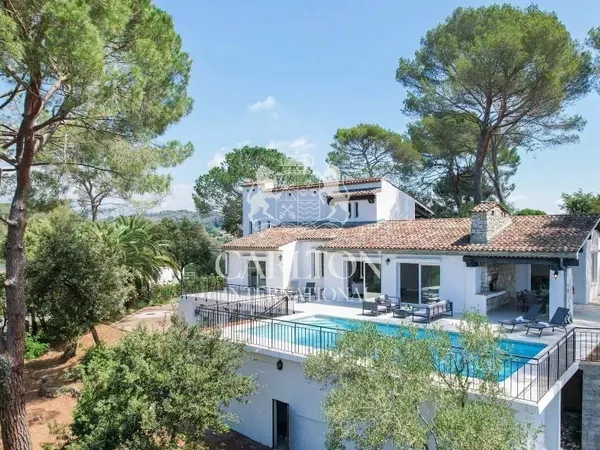 Biot : Villa moderne de 6 chambres dans domaine sécurisé
