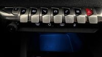 Peugeot 3008 HYBRID 225ch Allure Pack e-EAT8 — photo 26