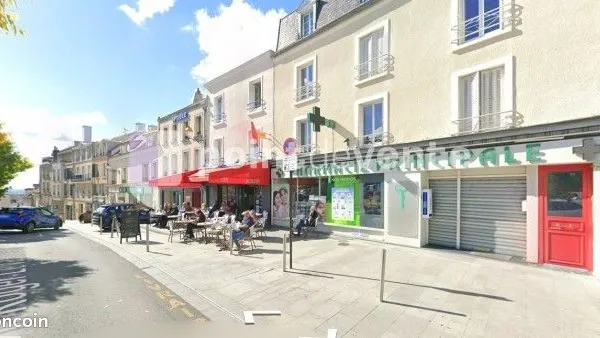 Commerce 63 m²