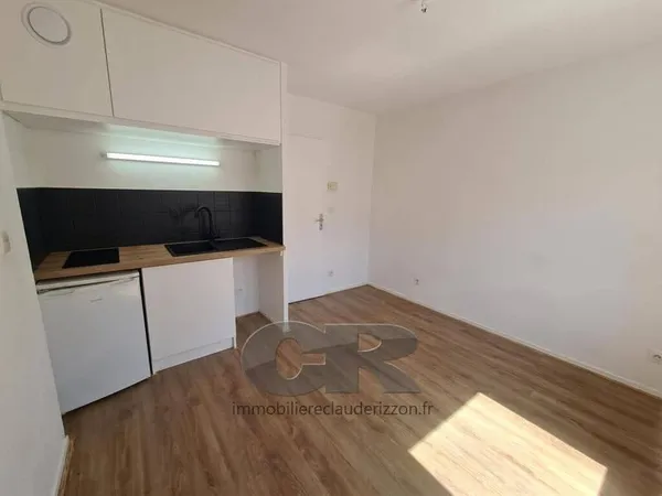 Studio 1 pièce 18 m²