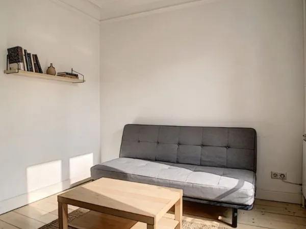 Studio meublé à Louer, proche transports et commerces, sans vis-à-vis