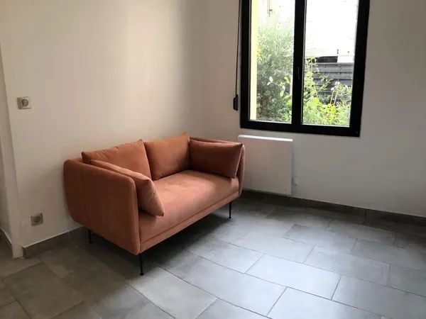 T2 meublé en rez de jardin : bien entretenu et calme