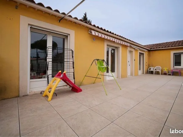Maison de plain-pied 160 m² - 5 chambres - Terrain 1 300 m² - Sorgues