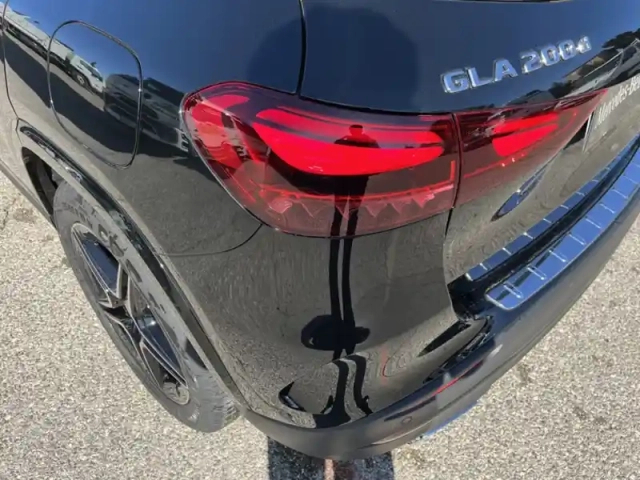 Mercedes Gla 200 d amg line — photo 10
