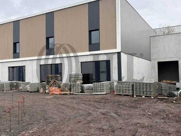 Local d'activité 2074 m²