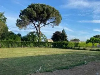 Terrain 700 m²