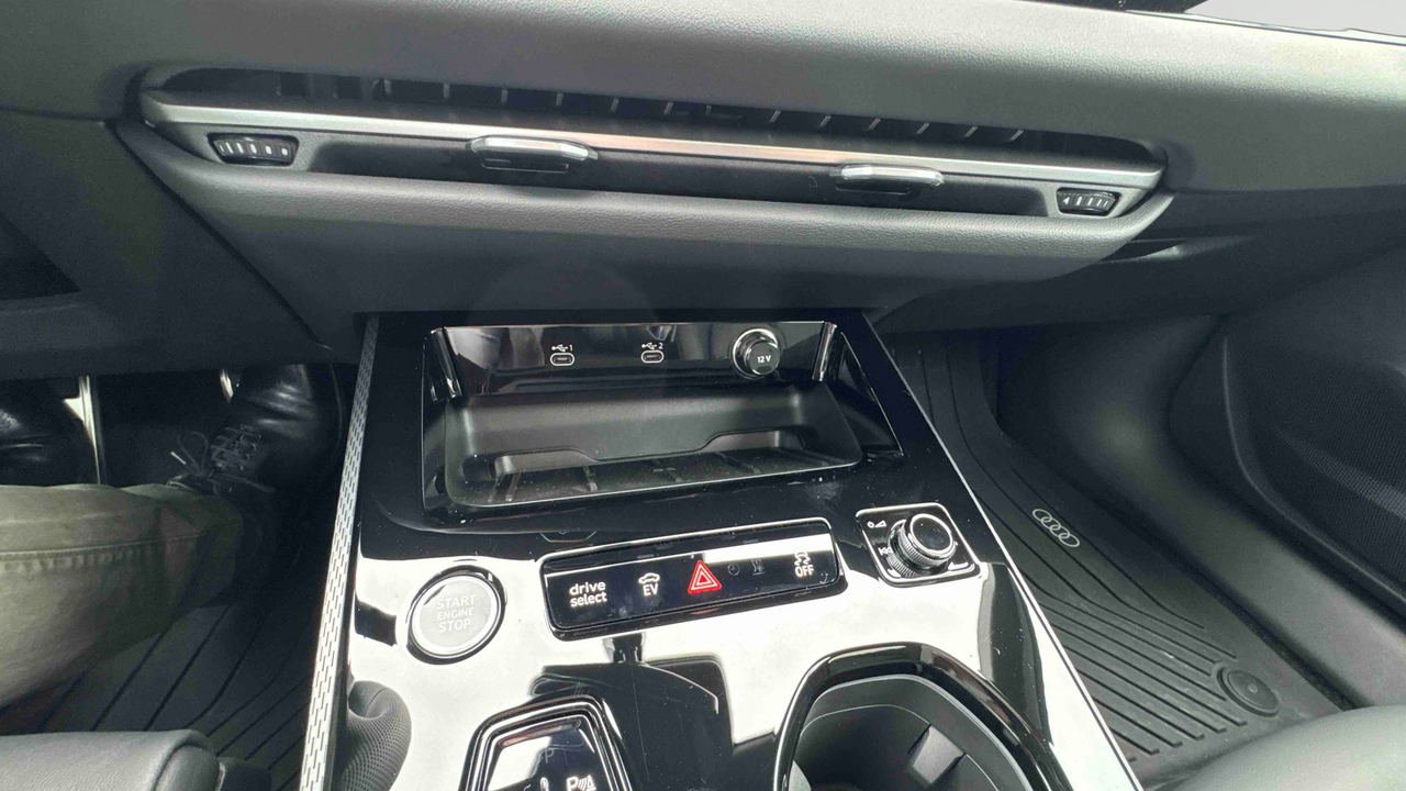 Audi A5 Avant e-hybrid 299 ch S tronic 7 Quattro — photo 11