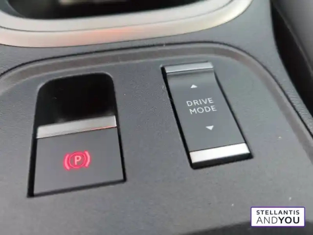 Jeep Avenger 1.2 turbo t3 145 ch bvr6 4xe — photo 20