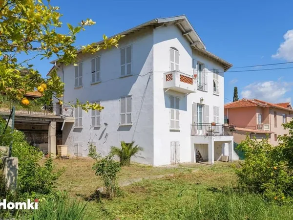 Cagnes-sur-Mer - Propriété de caractère d'environ 300 m² sur terrain de 1346 m² - Fort potentiel