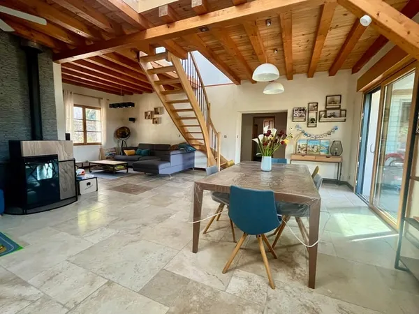 LUYNES bourg - PROPRIÉTÉ DE CHARME DE 210 M2 SUR UN PARC DE