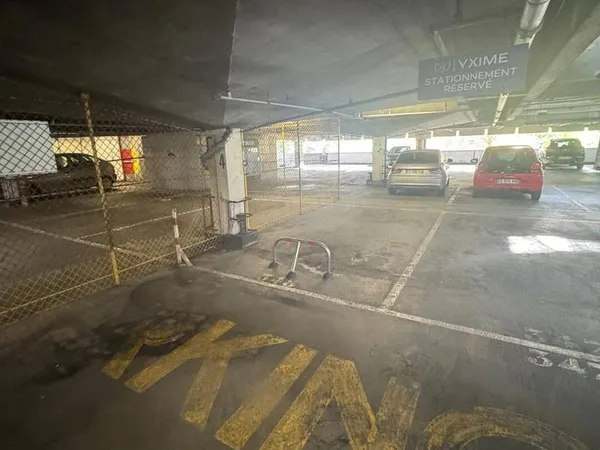 Parking 12 m²