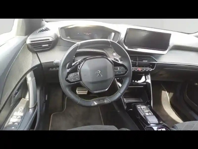 Peugeot 2008 1.5 bluehdi 130ch s&amp;s gt pack eat8 125g — photo 12