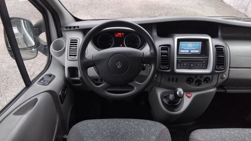 Renault Trafic Passenger L2 H1 2.0 dCI 115 - Expression – 2013 – 102821 km – Diesel – Boîte Manuelle — photo 36