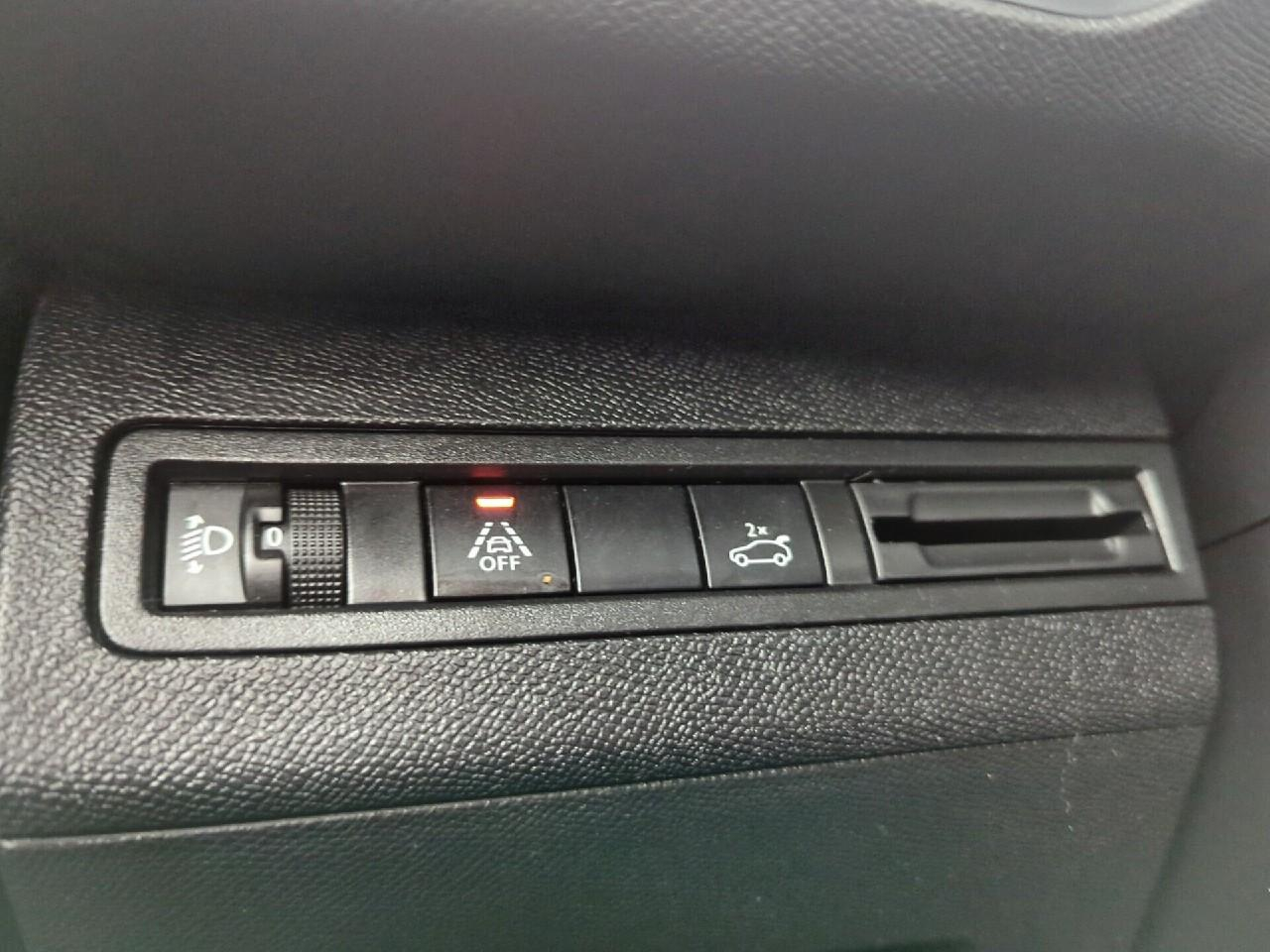 Peugeot 3008 puretech 130ch s&s eat8 allure pack — photo 29