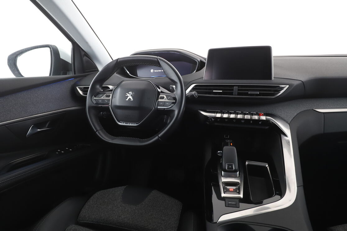 Peugeot 5008 1.2 PureTech Allure EAT8 — photo 12