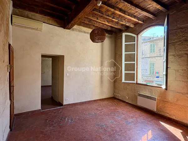 ARLES. Grand duplex centre ville.
