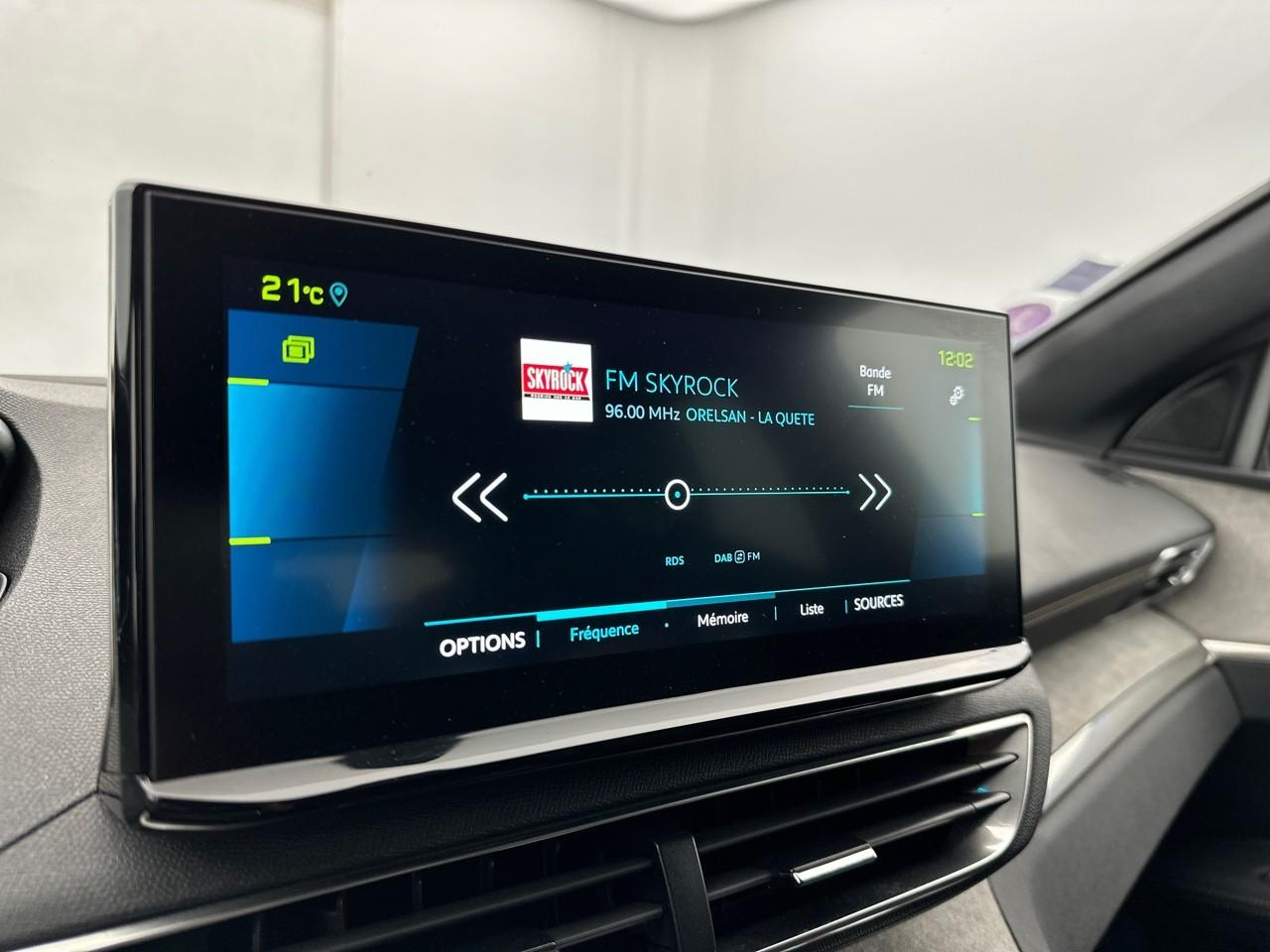 Peugeot 3008 hybrid 225 e-eat8 gt — photo 23