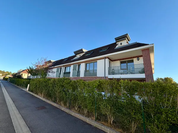 Appartement à vendre sur la commune de L'Isle Adam - 2 chambres, 65.29 m2, 3 stationnements, cave