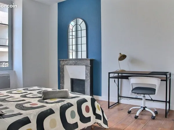 Chambre 5 pièces 84 m²