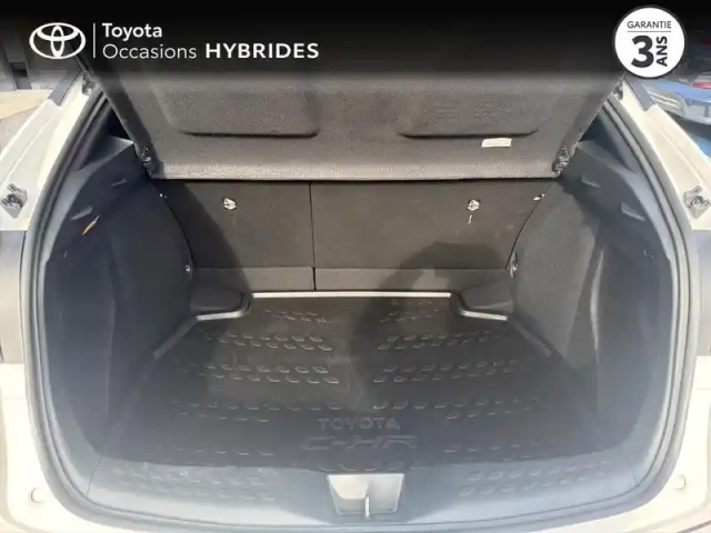 Toyota C-Hr 122h dynamic 2wd e-cvt my22 — photo 10