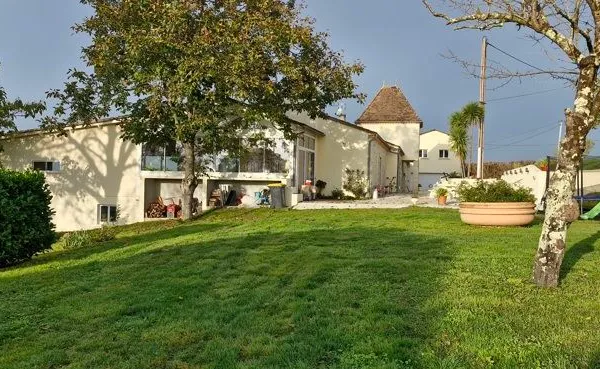 Maison 5 pièces 355 m²