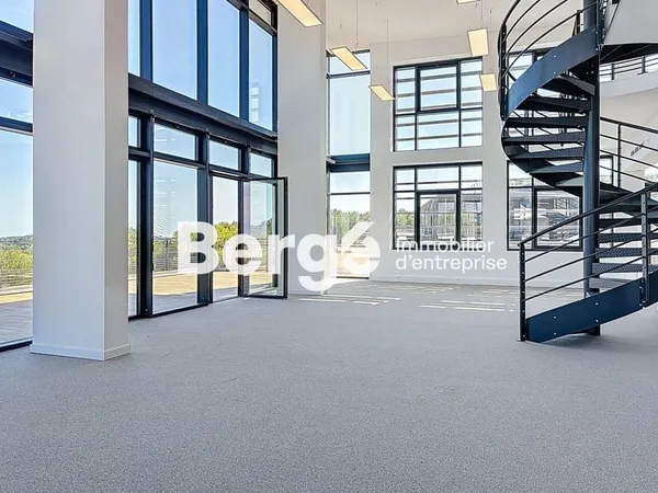 Bureaux 369 m²