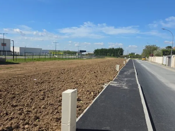 Terrain 220 m²