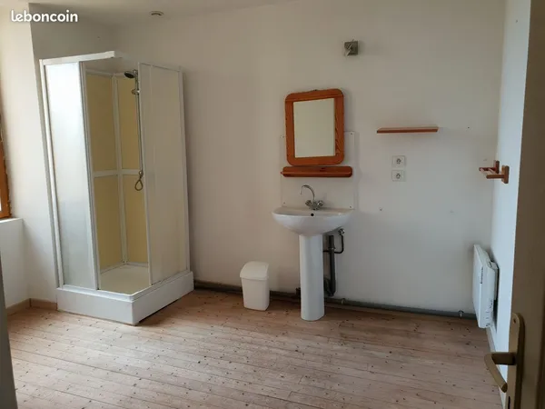 Appartement a louer lusignan centre
