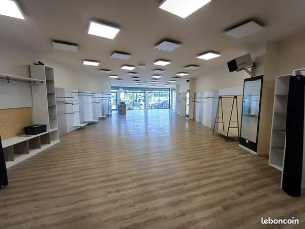 Local professionnel 187 m²
