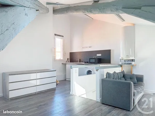 Studio 1 pièce 13 m²