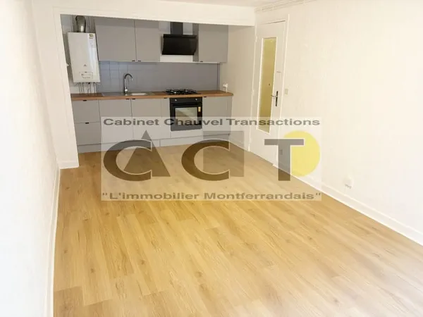 À louer Appartement avec chambre séparée, entièrement rafr
