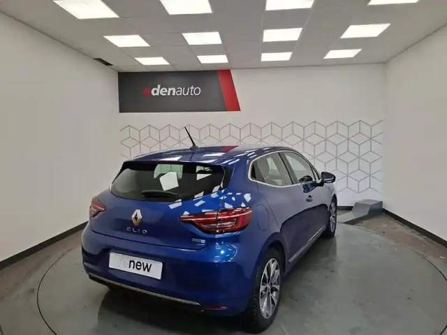 Renault Clio e-tech 140 - 21 — photo 3