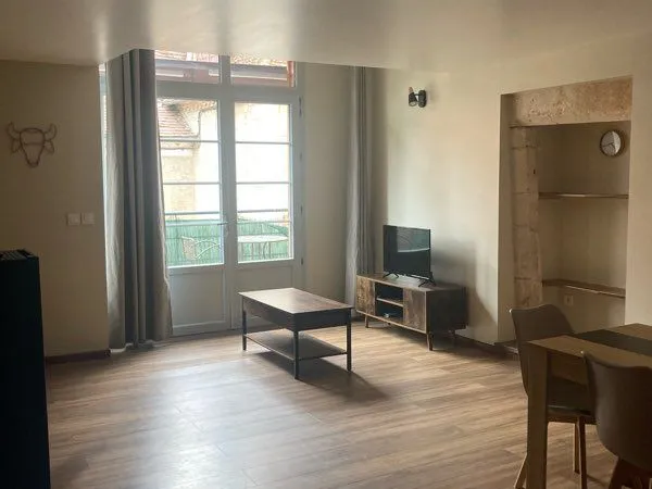 Appt T1 meublé 50m2avec balcon et cellier
