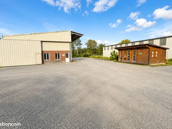 Local d'activité / Entrepôt 260m2 - sortie A63