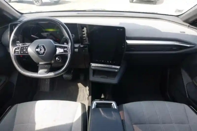 Renault Megane e-tech ev60 220 ch optimum charge — photo 9