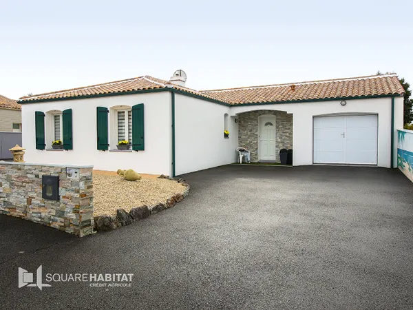 Plain-pied aux belles prestations, clé en main, 3 chambres, double garage et jardin paysagé