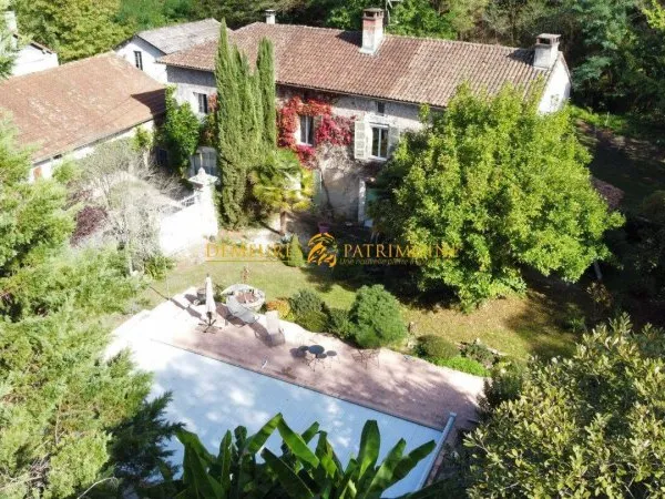 Maison 7 pièces 304 m²
