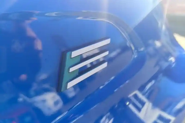 Peugeot 208 electrique 50 kwh 136ch — photo 35