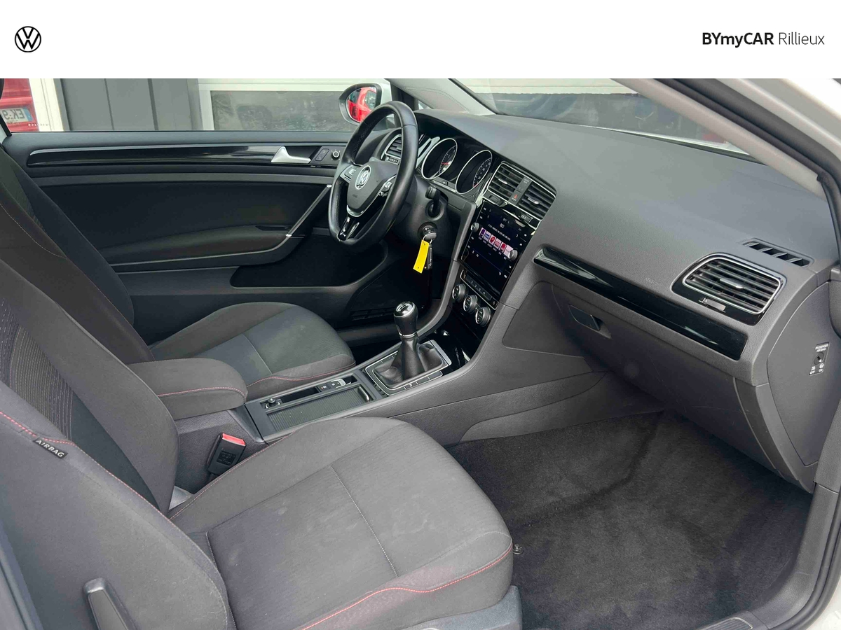 Volkswagen Golf 1.0 TSI 110 — photo 16