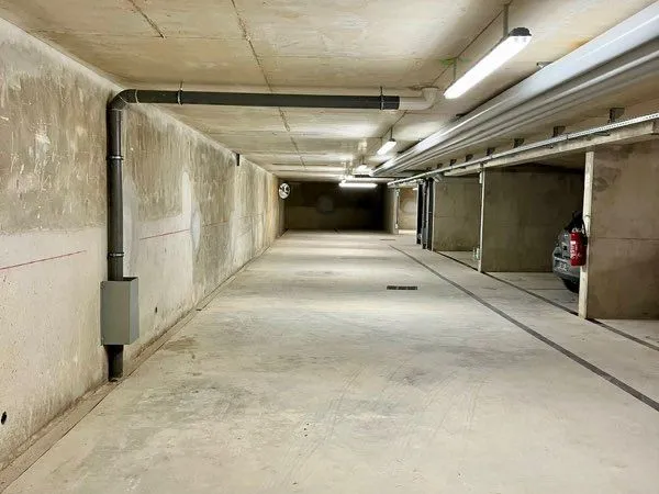 Parking proche station métro Gustave ROUSSY