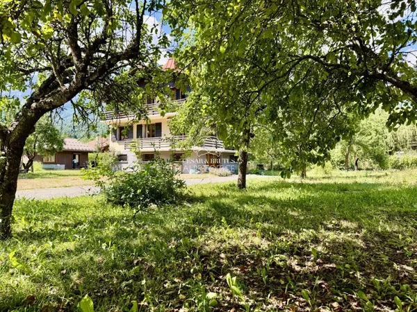 LES HOUCHES, chalet 7 pièces, 5 chambres, 203 m² au total et t