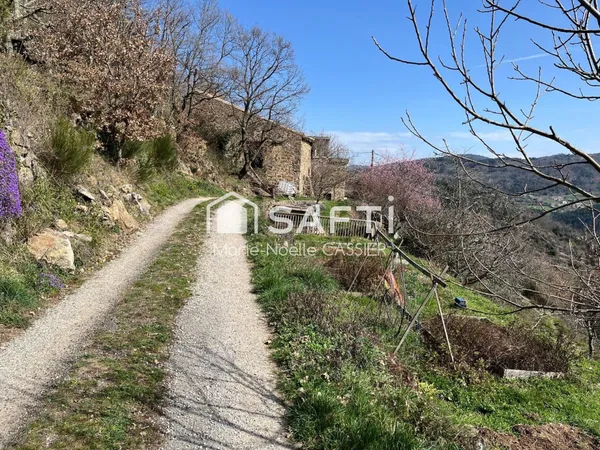 Charme et calme pour cette maison en pierres