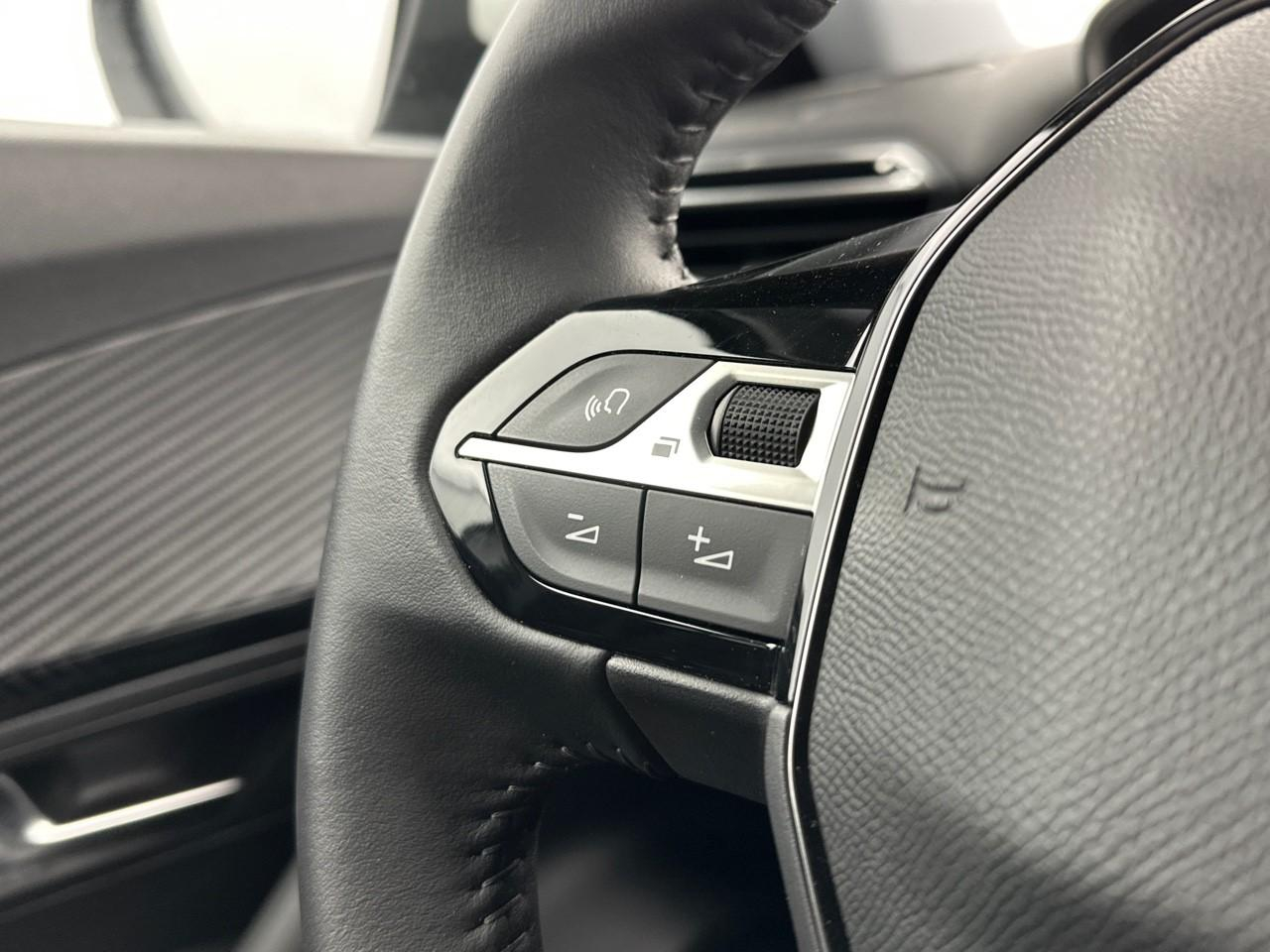 Peugeot 2008 puretech 100 s&s bvm6 style — photo 17