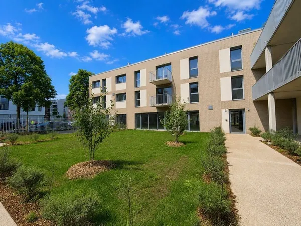 Local professionnel 145 m²
