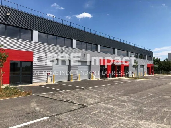 Local d'activité 253 m²