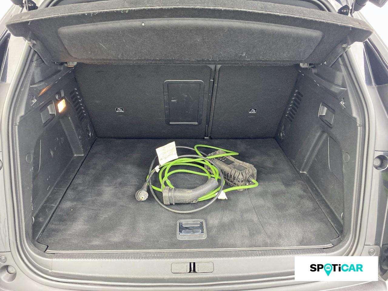 Peugeot 3008 plug-in hybrid4 300ch gt e-eat8 — photo 6